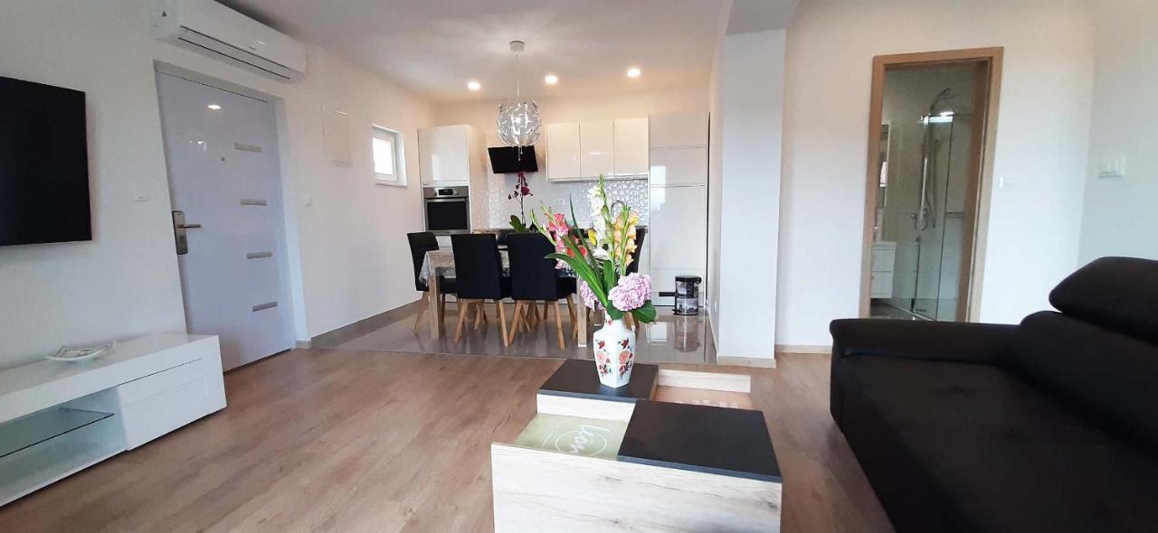 Penthaus N&m Apartment Baska Voda